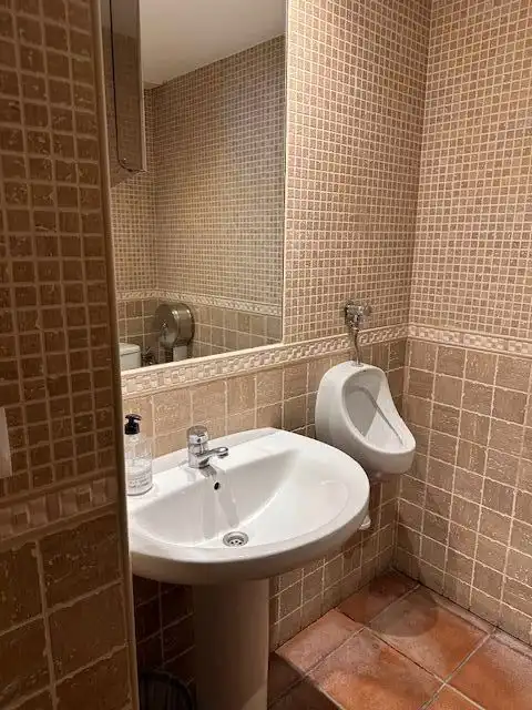 Local comercial en traspaso en Avenida Países Escandinavos 11, imagen 15
