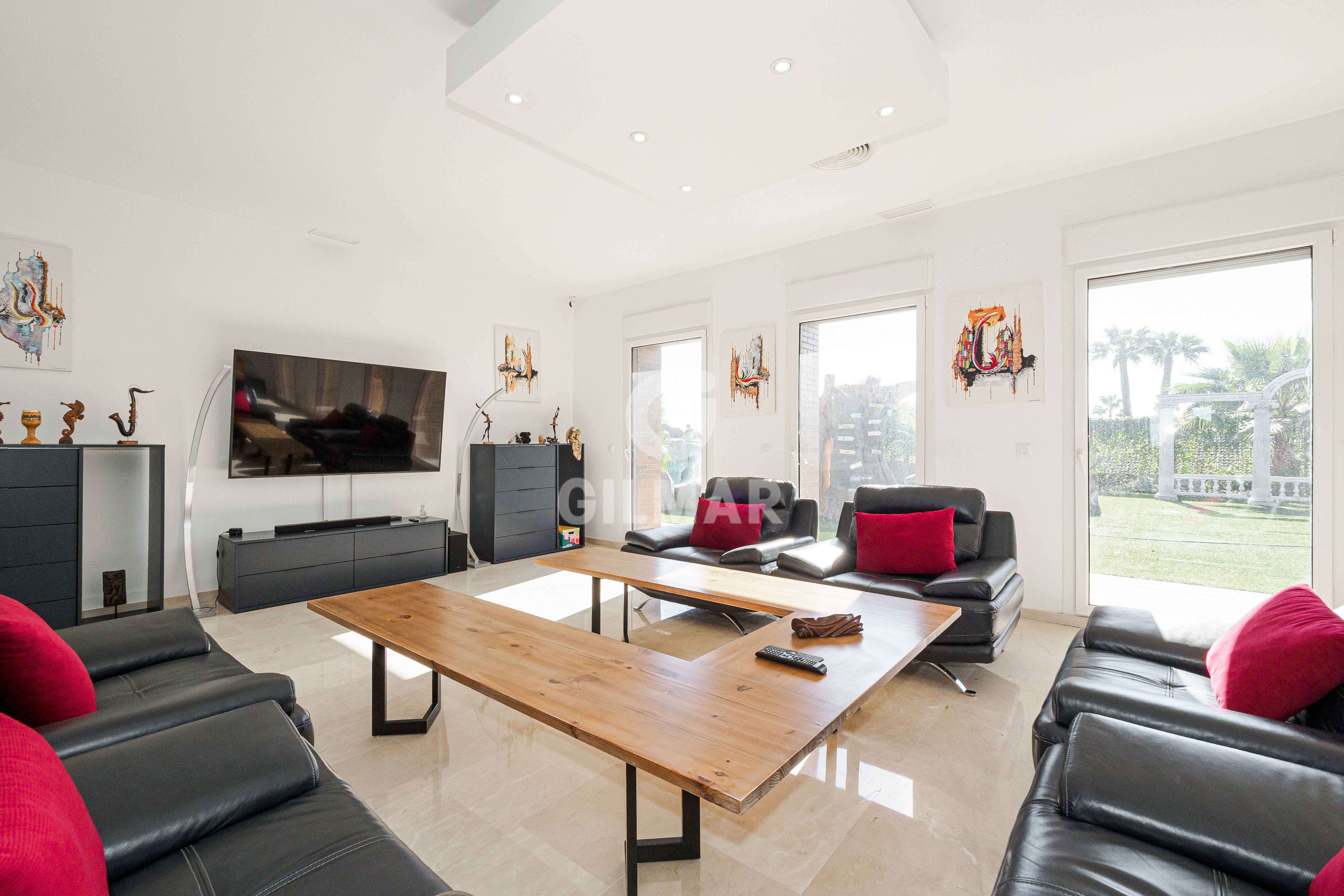 Living room of House or chalet for sale in Alcalá de Guadaira  with Heating, Private garden and Swimming Pool