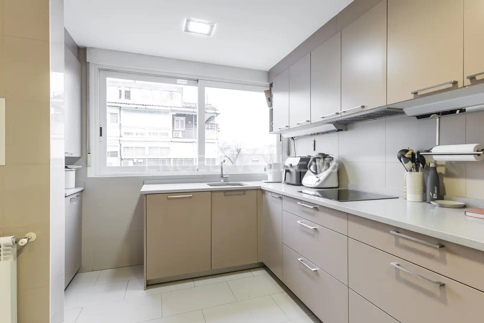 Cocina de Piso de alquiler en Madrid con Aire acondicionado, Calefacción y Parquet