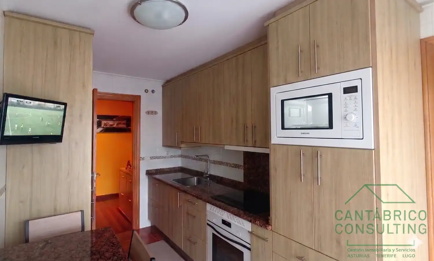 Küche von Wohnung zum Verkauf in Navia mit Heizung, Parkett und Terrasse