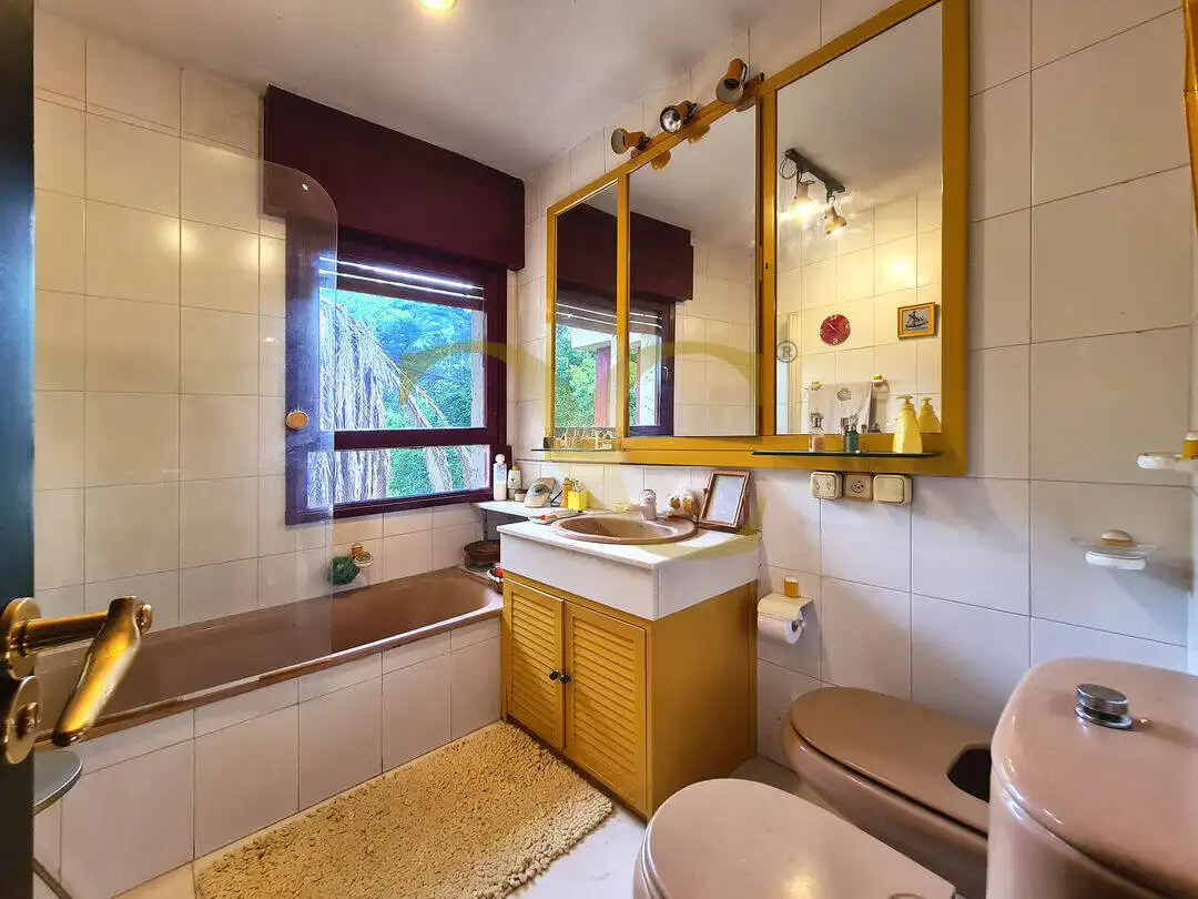 Bathroom of Houses for sale in Gijón   with Heating, Private garden and Terrace