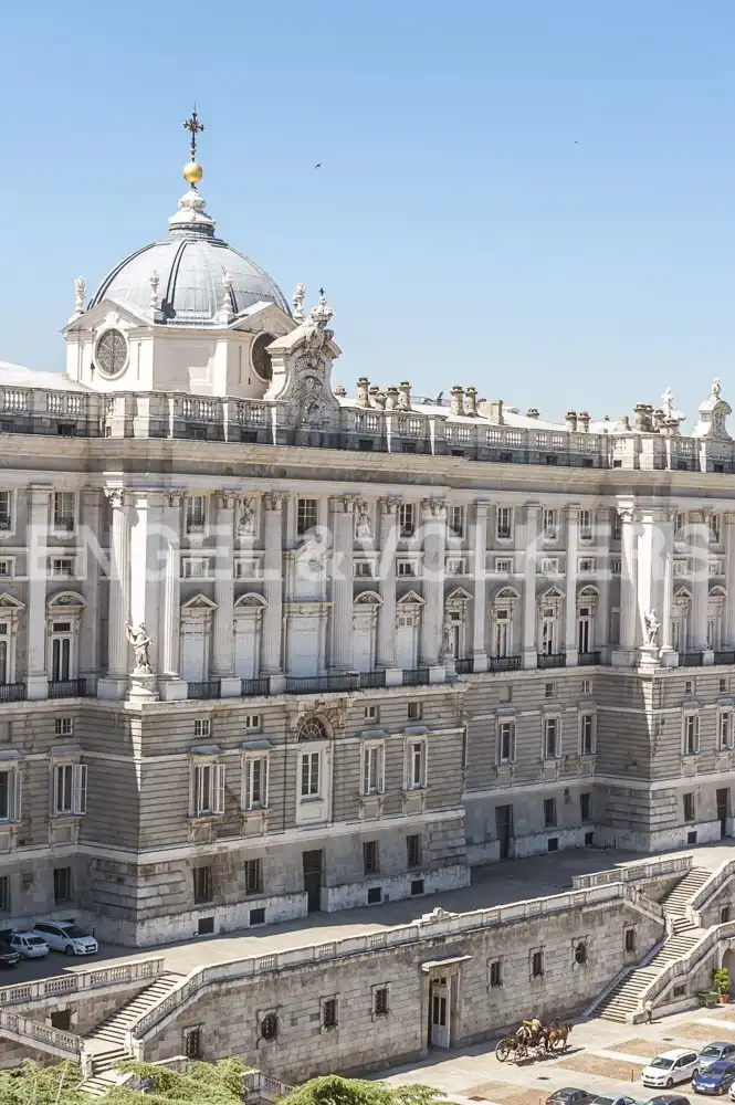 Vista exterior de Pis en venda en Madrid amb Calefacció