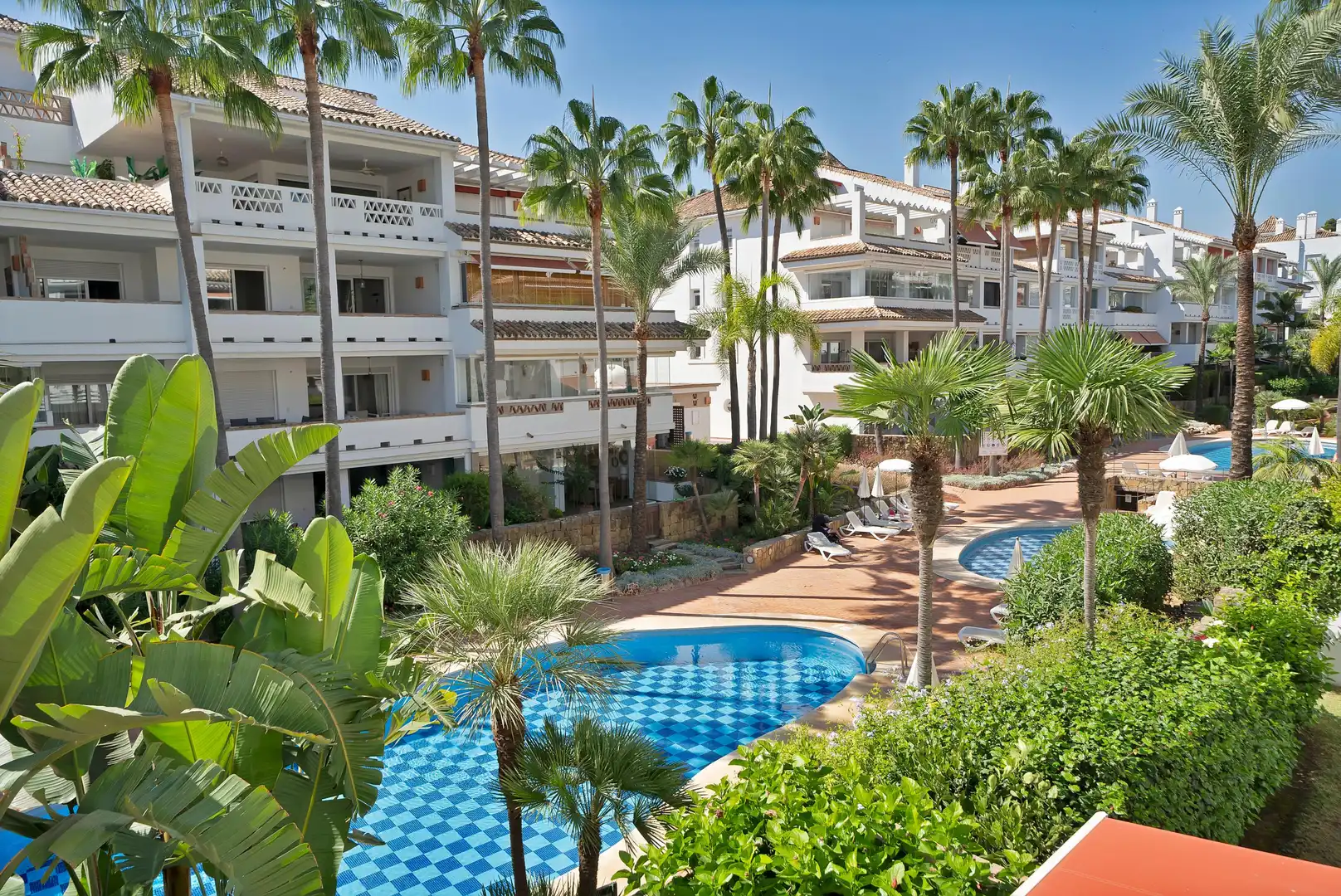 Vista exterior de Apartamento en venta en Marbella con Jardín privado y Piscina comunitaria
