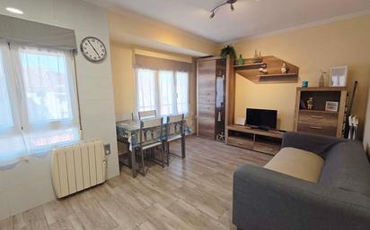 Sala d'estar de Pis en venda en Gijón  amb Calefacció, Parquet i Moblat