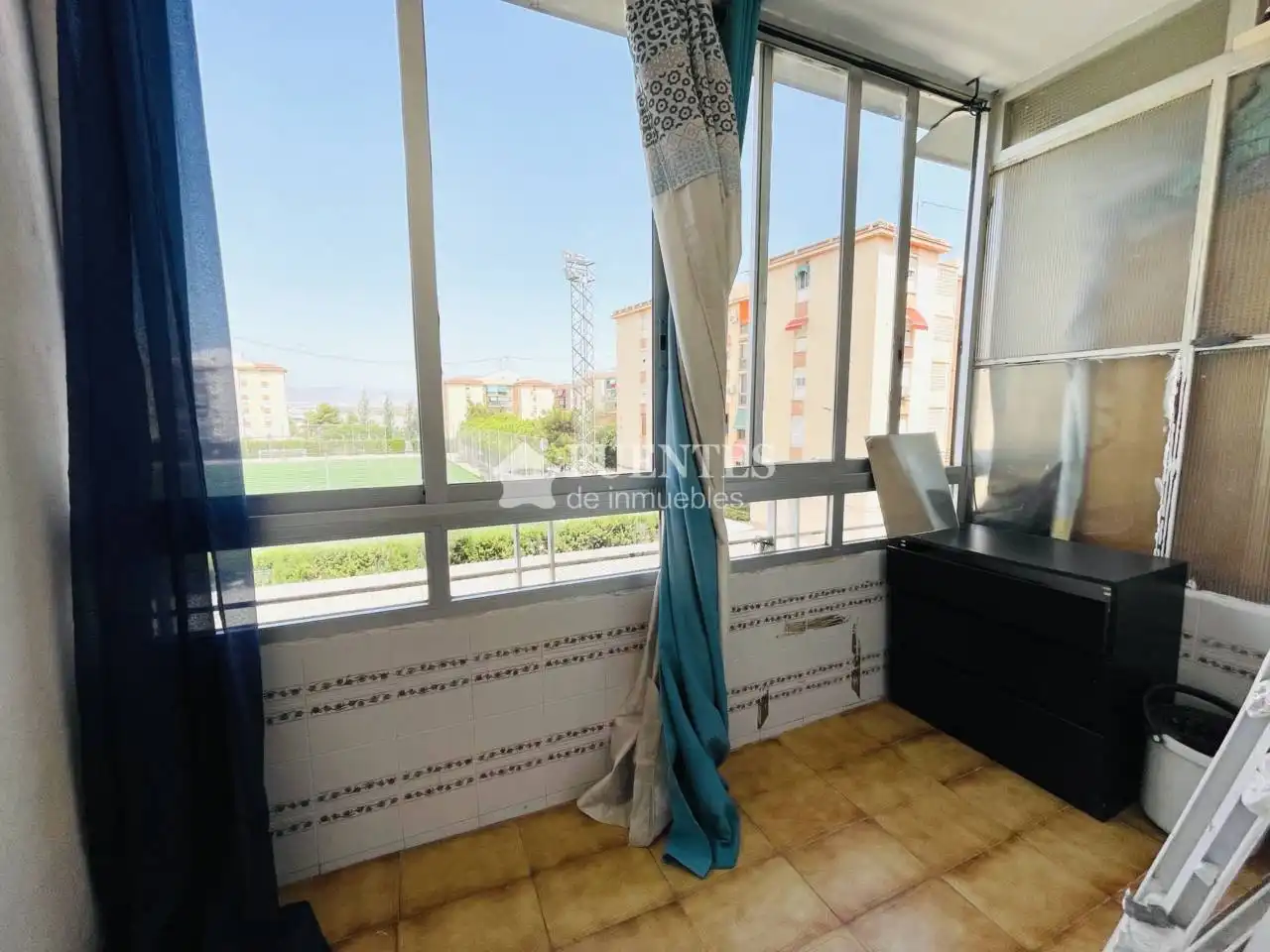 Dormitori de Pis en venda en Alicante / Alacant amb Aire condicionat i Balcó
