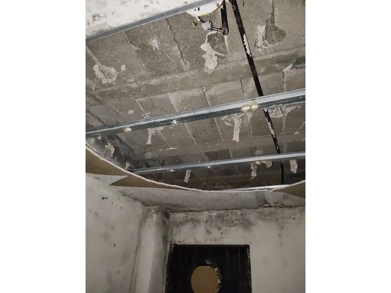 Casa adosada en venta en Cantillana