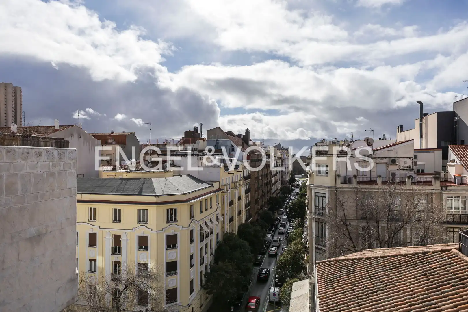 Vista exterior de Àtic de lloguer en Madrid amb Aire condicionat, Calefacció i Parquet