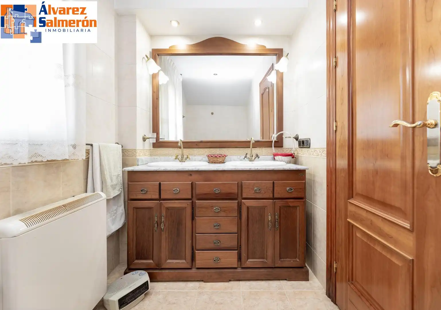 Baño de Casa o chalet en venta en Monachil con Aire acondicionado, Calefacción y Jardín privado