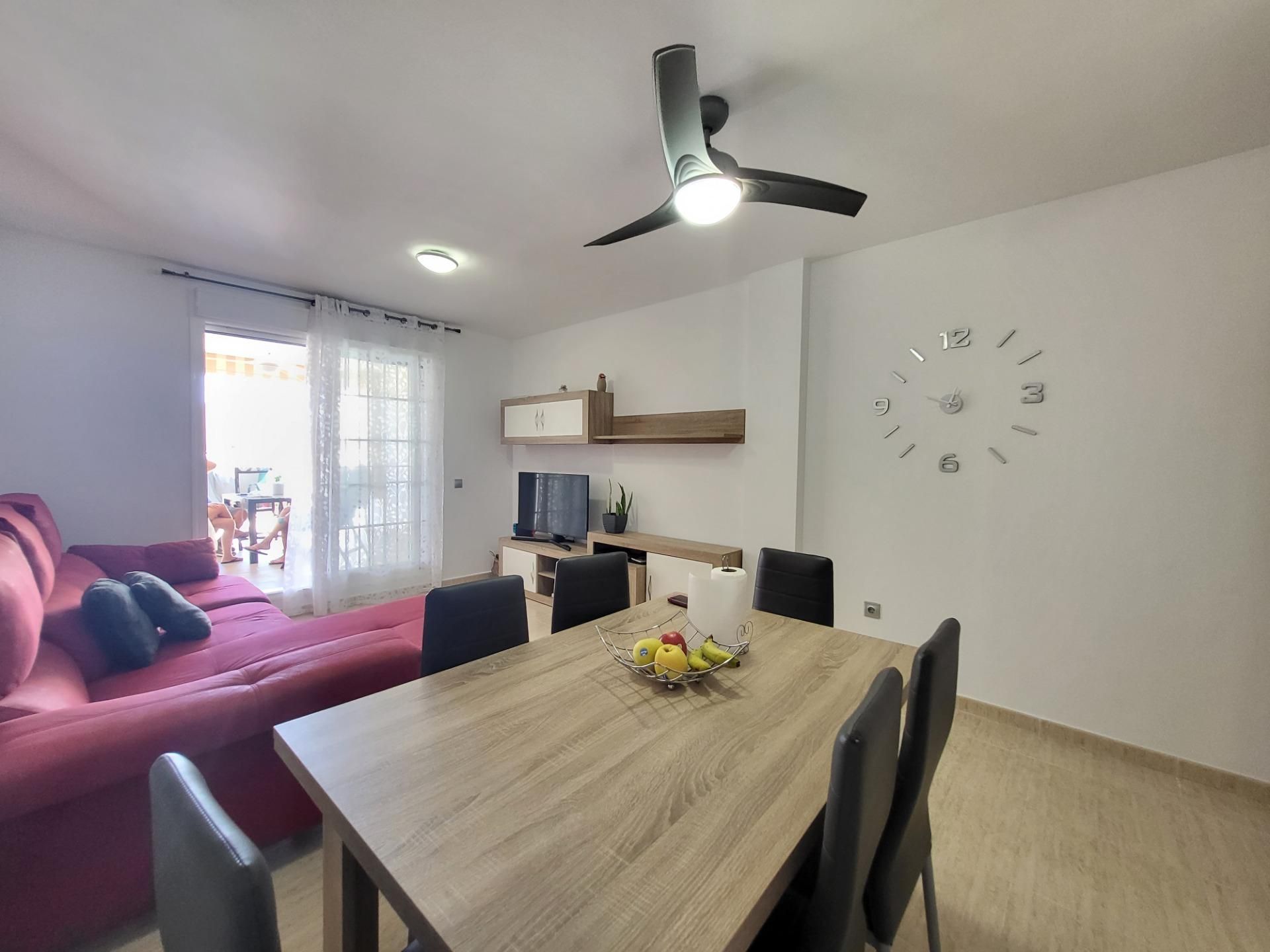 Sala d'estar de Pis de lloguer en  Almería Capital amb Aire condicionat, Jardí privat i Terrassa