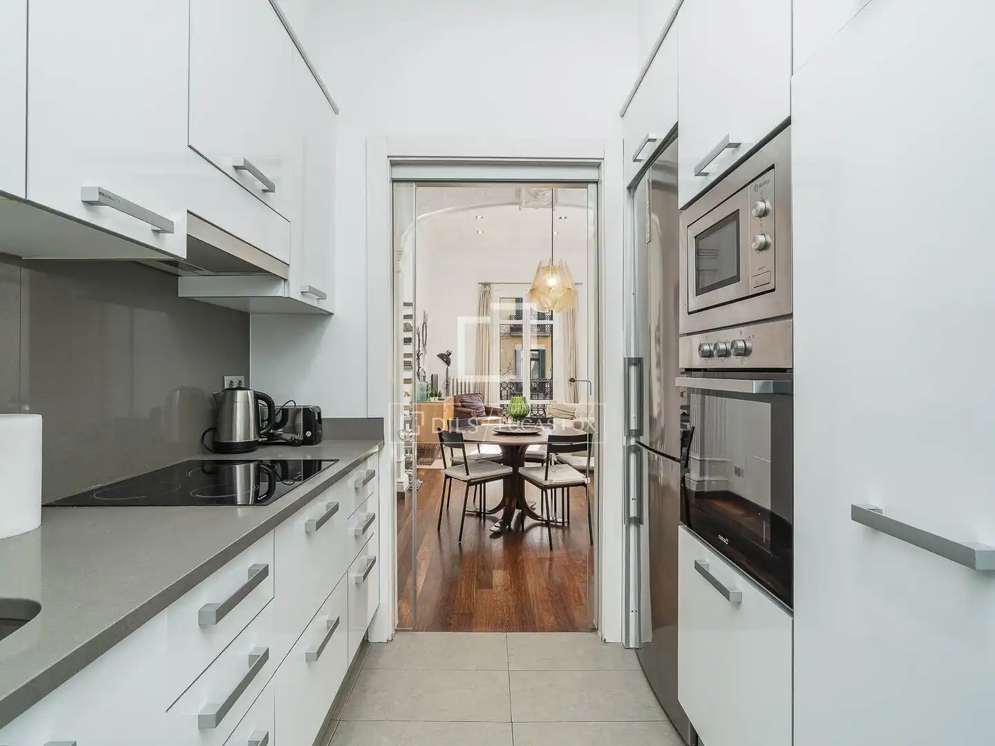 Küche von Wohnung zum Verkauf in Barcelona mit Klimaanlage, Heizung und Balkon