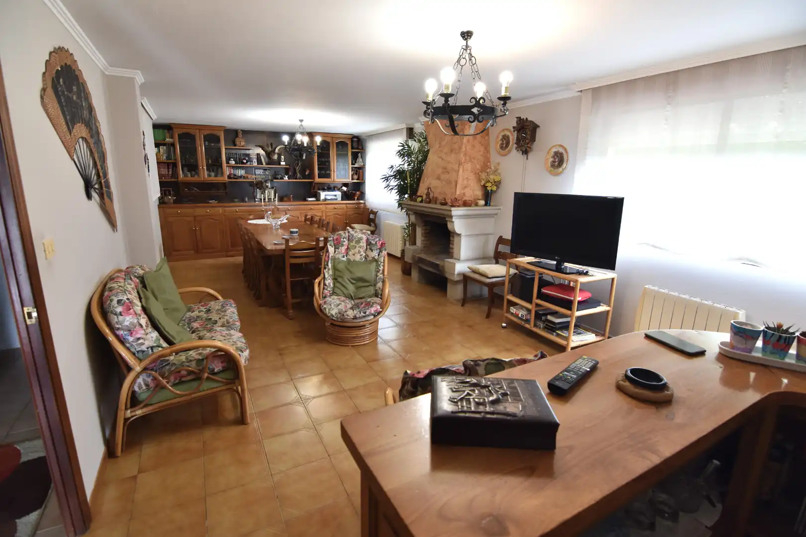 Sala de estar de Casa o chalet en venta en Oleiros con Calefacción, Jardín privado y Parquet