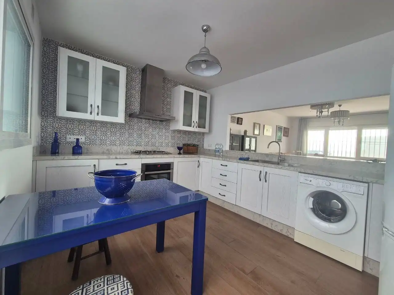 Cuina de Casa o xalet en venda en Vélez-Málaga amb Aire condicionat, Terrassa i Moblat