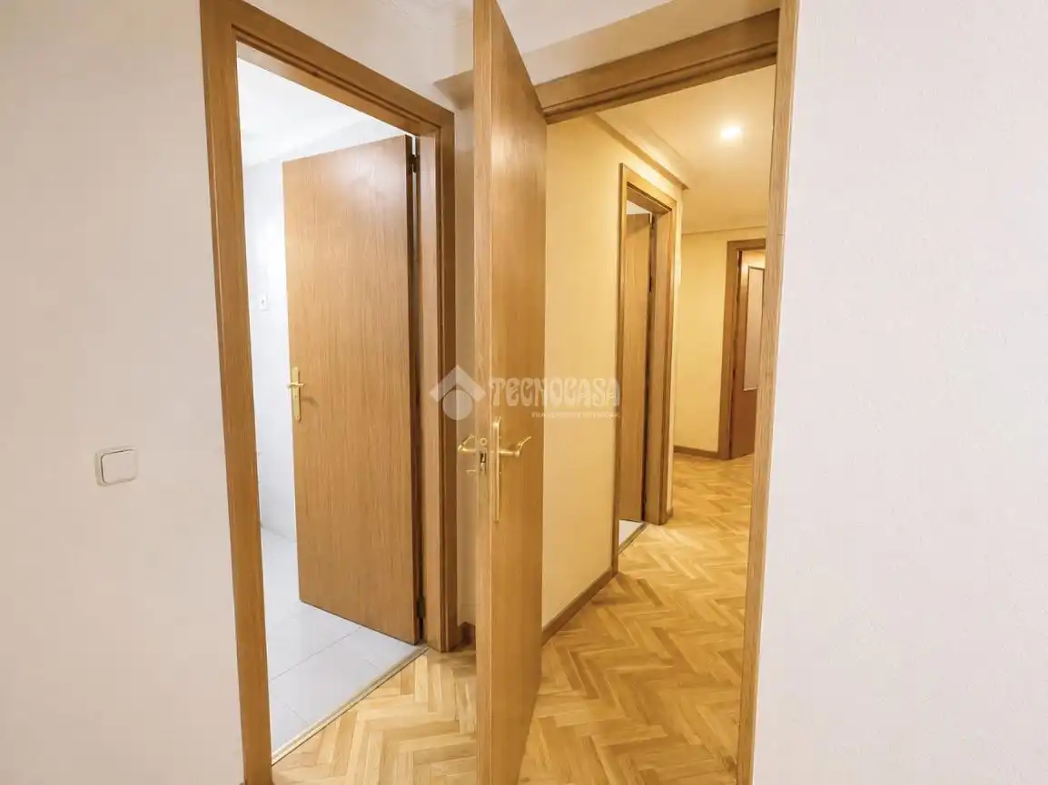 Piso en venta en San Fernando de Henares con Aire acondicionado, Calefacción y Parquet