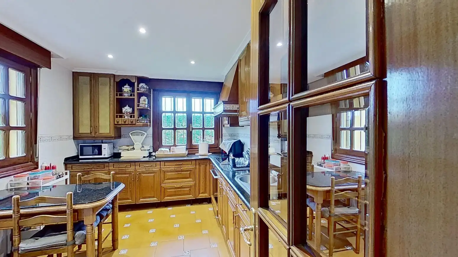 Cocina de Casa o chalet en venta en Marina de Cudeyo con Calefacción, Jardín privado y Parquet