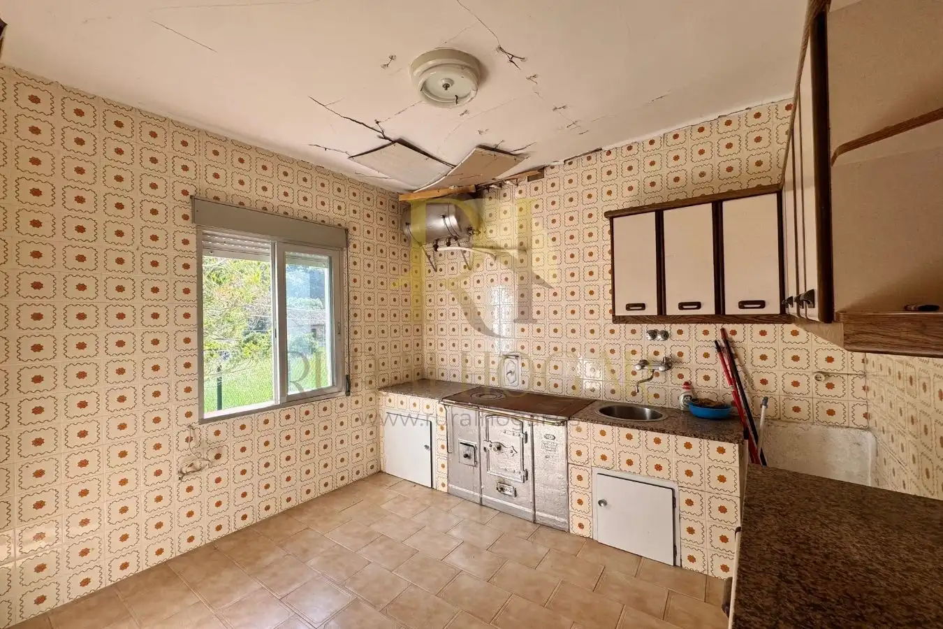 Kitchen of Houses for sale in Matallana de Torío  with Heating and Private garden