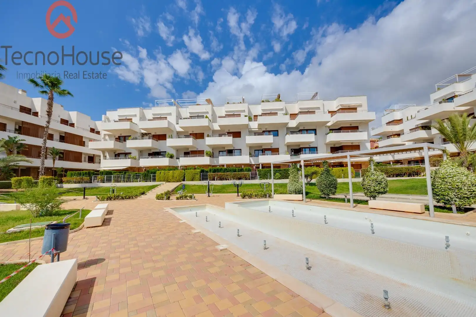 Vista exterior de Apartament en venda en Orihuela amb Aire condicionat, Calefacció i Jardí privat