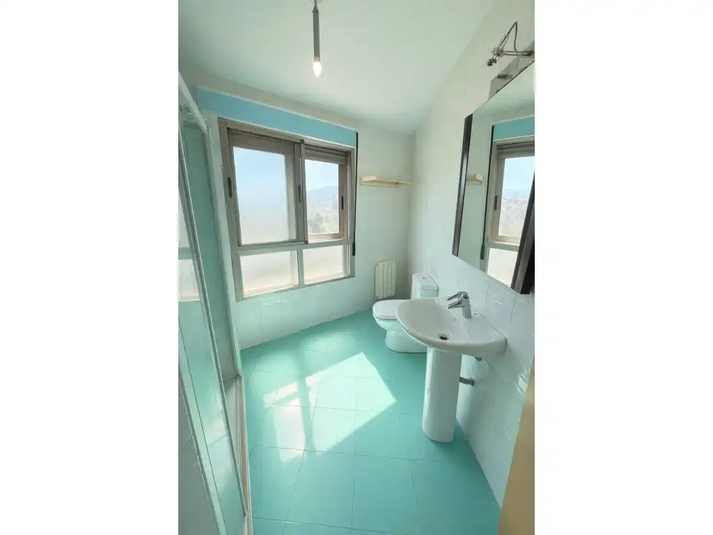 Badezimmer von Maisonette zum Verkauf in Cocentaina mit Klimaanlage, Heizung und Terrasse