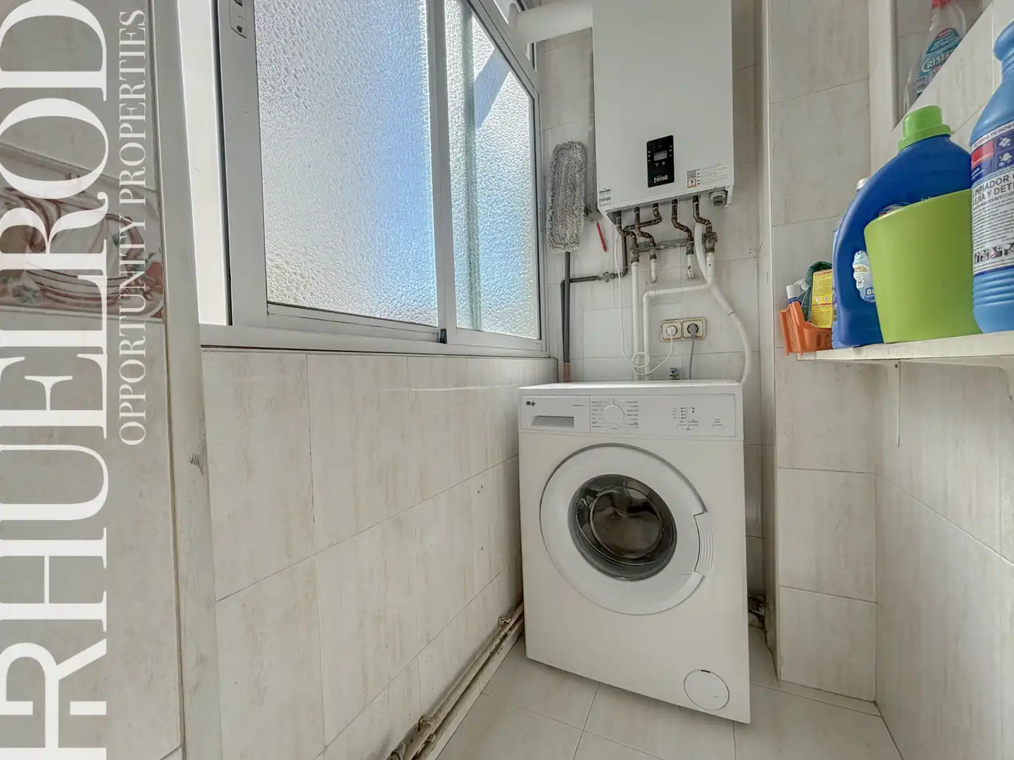 Baño de Piso en venta en Santa Coloma de Gramenet con Calefacción, Parquet y Amueblado