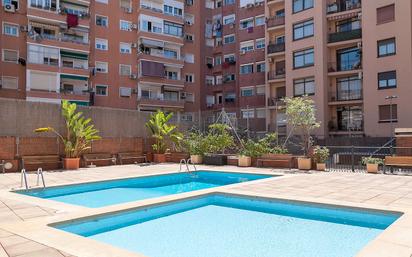 Swimming pool of Flat for sale in  Barcelona Capital  with Air Conditioner, Parquet flooring and Balcony