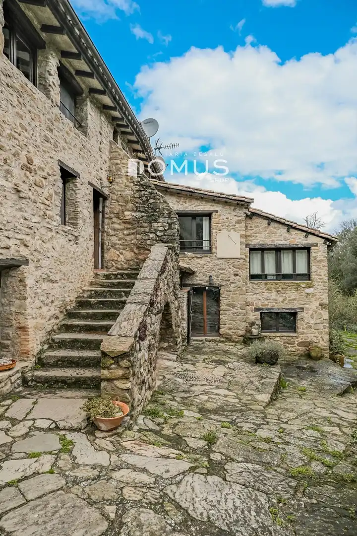 Vista exterior de Finca rústica en venta en Santa Pau con Calefacción, Parquet y Piscina
