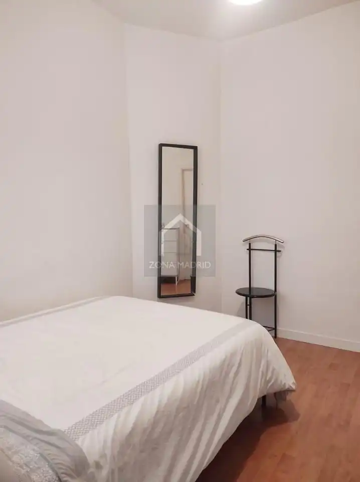 Habitación de Piso en venta en Madrid con Trastero