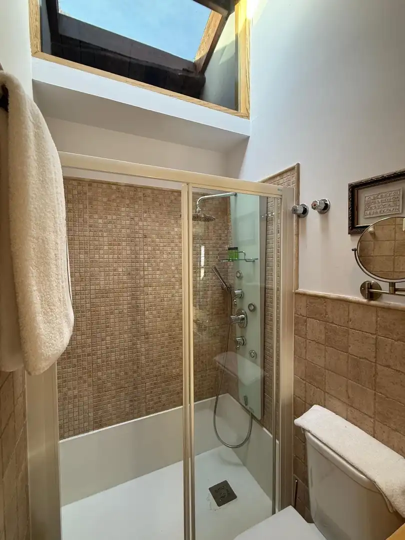 Baño de Finca rústica en venta en Monfero con Calefacción, Jardín privado y Amueblado