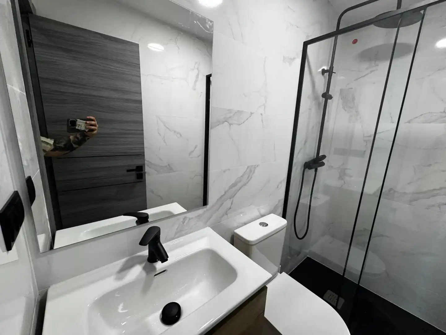 Bathroom of Flat for share in El Naranjo