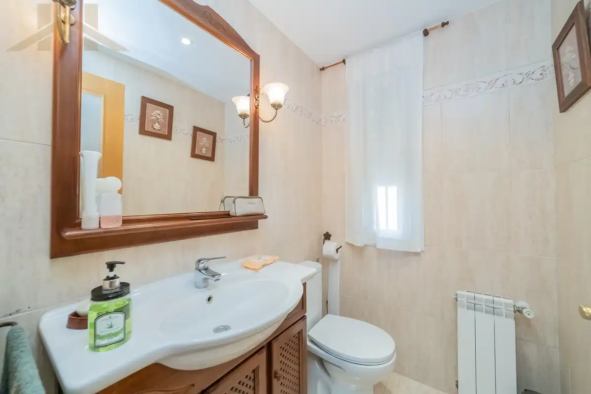 Bathroom of Attic for sale in Majadahonda  with Air Conditioner, Heating and Terrace