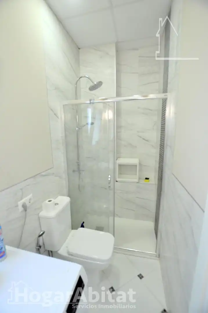 Baño de Piso en venta en Valencia con Aire acondicionado, Calefacción y Amueblado