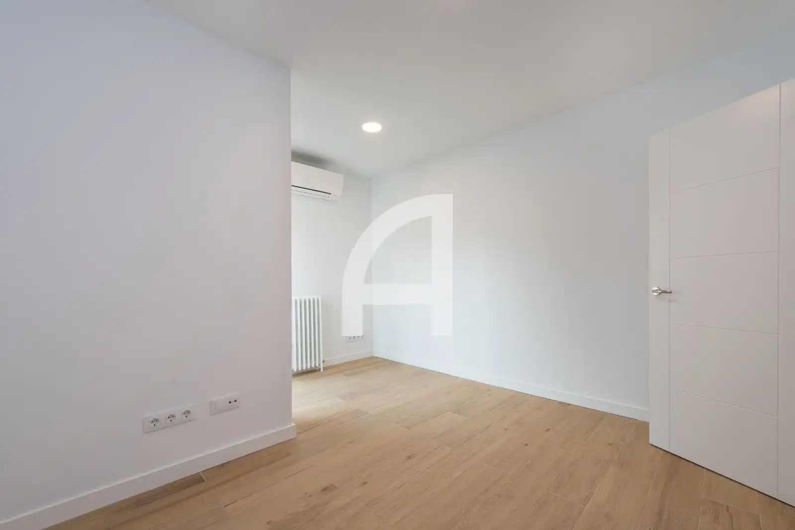 Bedroom of Attic for rent in Madrid  with Air Conditioner, Heating and Terrace