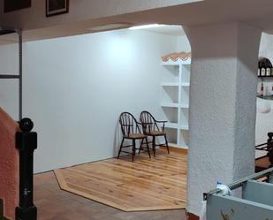 Premises to rent in Oria