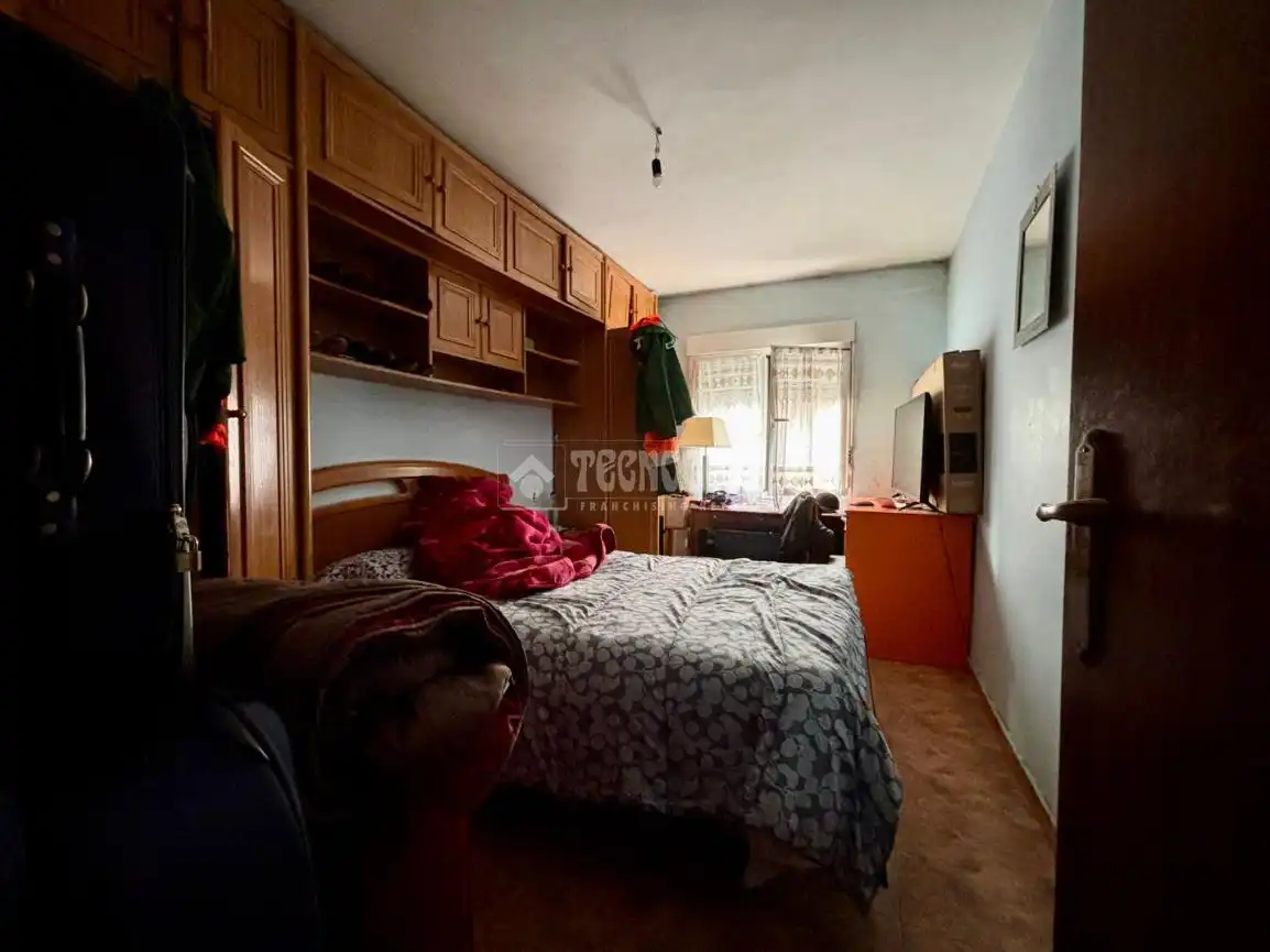Dormitori de Pis en venda en Gijón  amb Terrassa