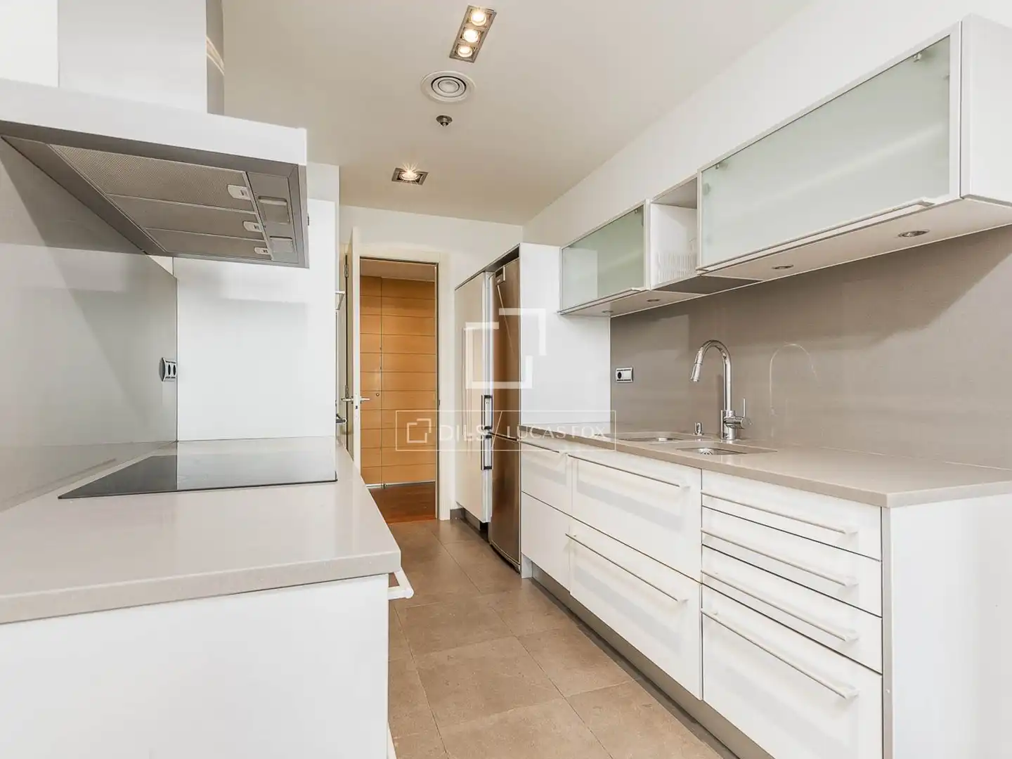Cocina de Piso en venta en Barcelona con Aire acondicionado, Calefacción y Jardín privado
