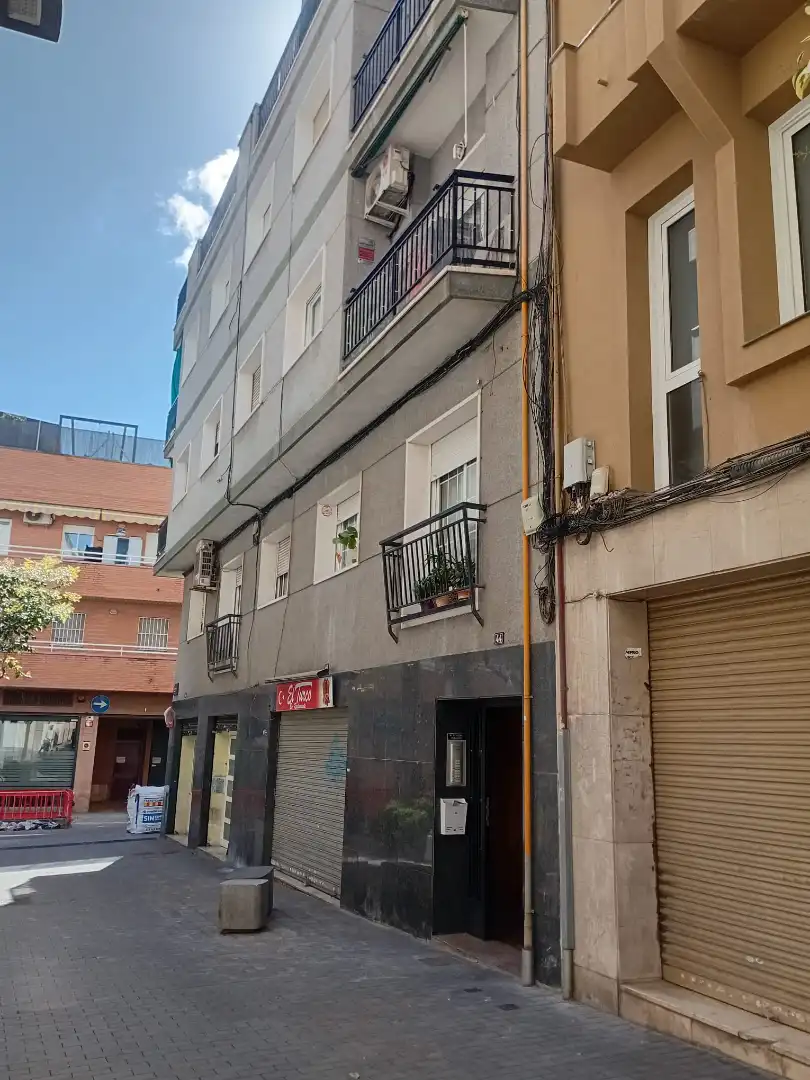 Exterior view of Commercial properties for sale in Esplugues de Llobregat
