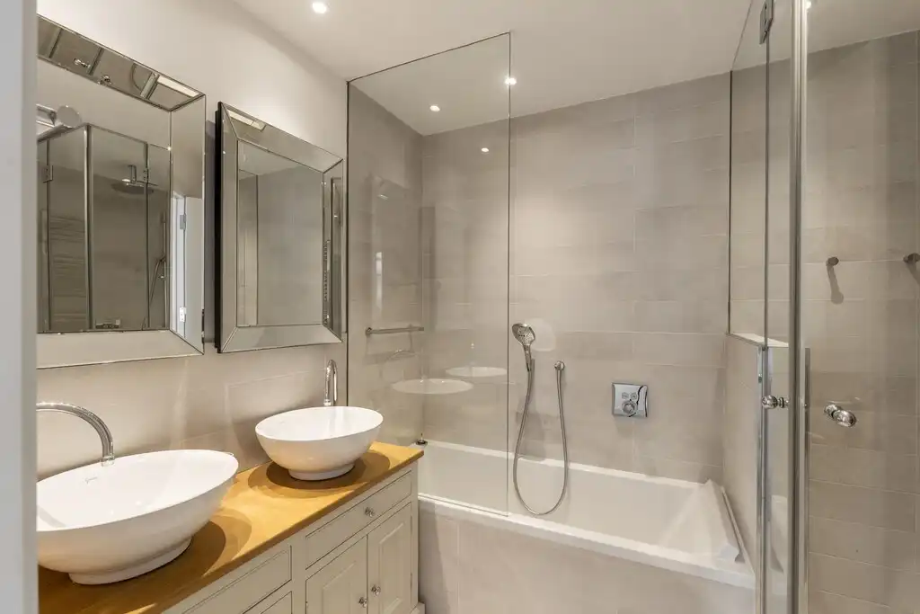 Badezimmer von Wohnungen zum Verkauf in Pollença mit Klimaanlage, Terrasse und Abstellraum