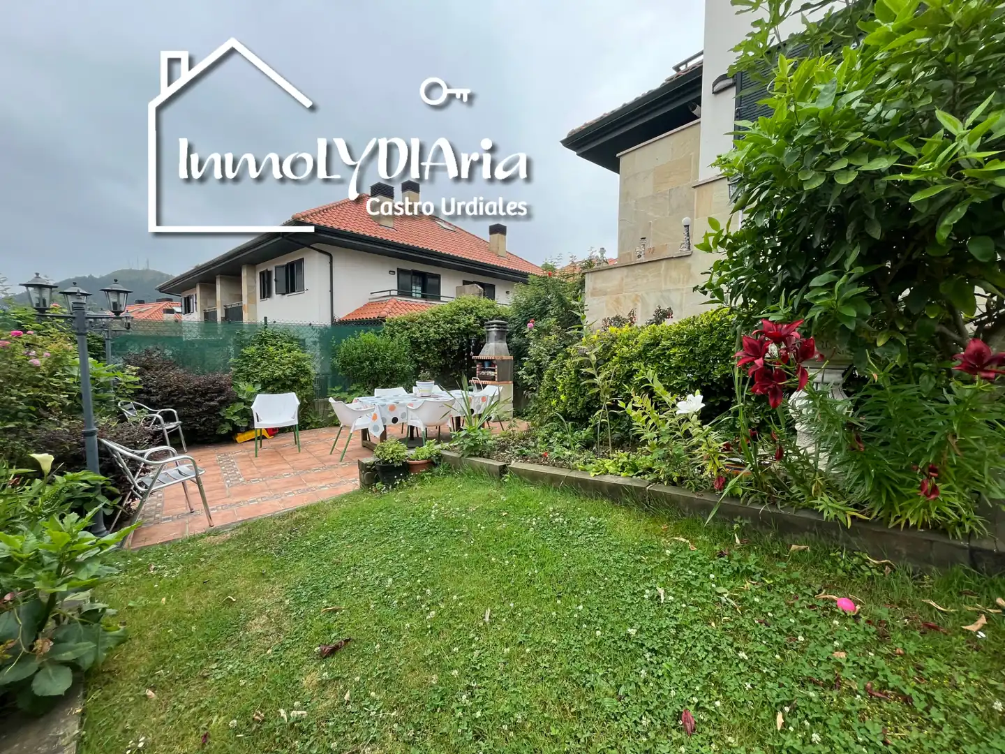Jardín de Casa o chalet en venta en Castro-Urdiales con Calefacción, Jardín privado y Parquet