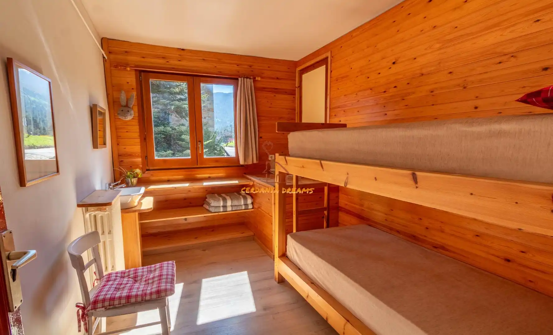 Habitación de Edificio en venta en Alp