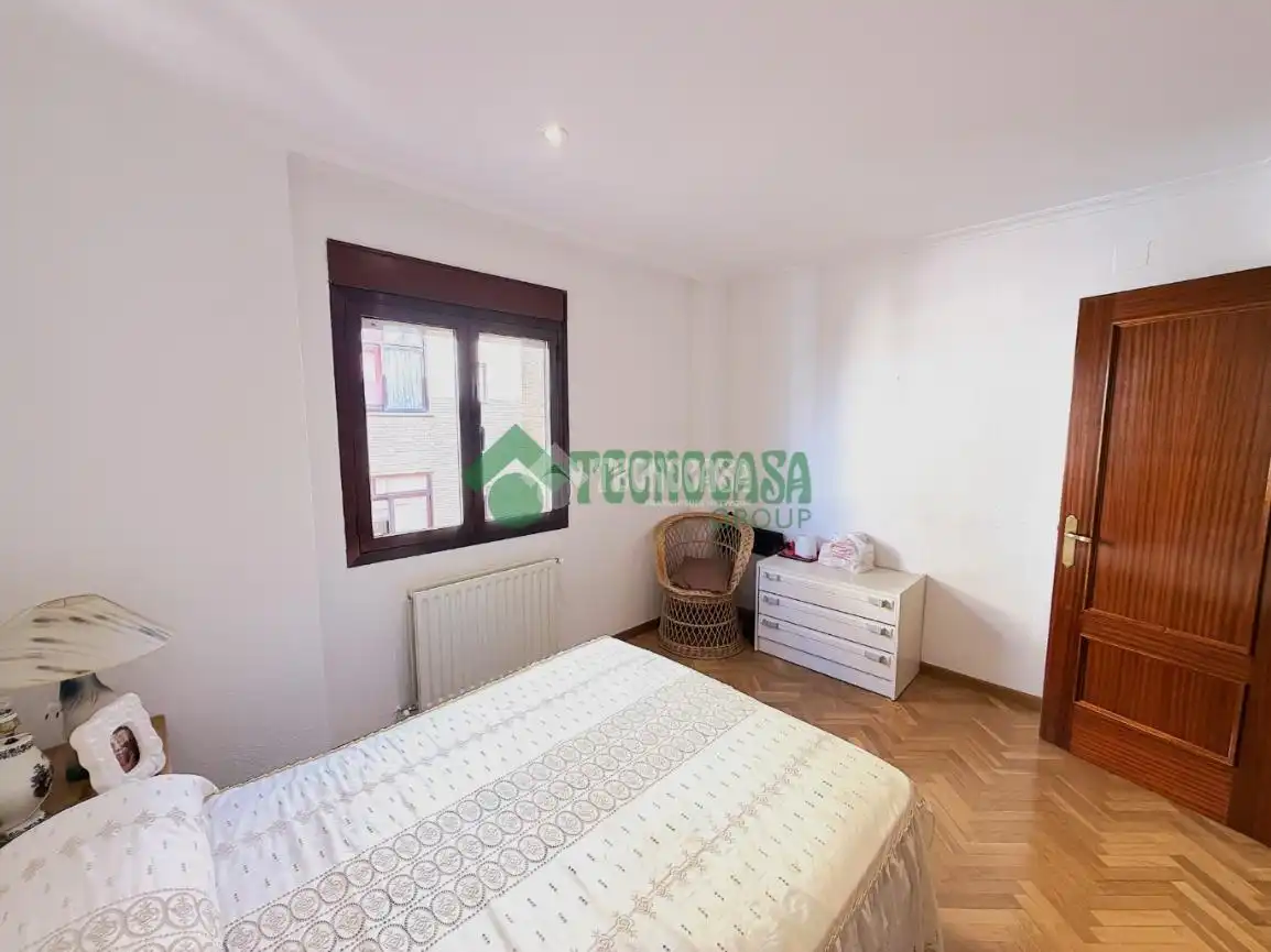 Bedroom of Flat for sale in Cuenca  with Air Conditioner, Heating and Terrace