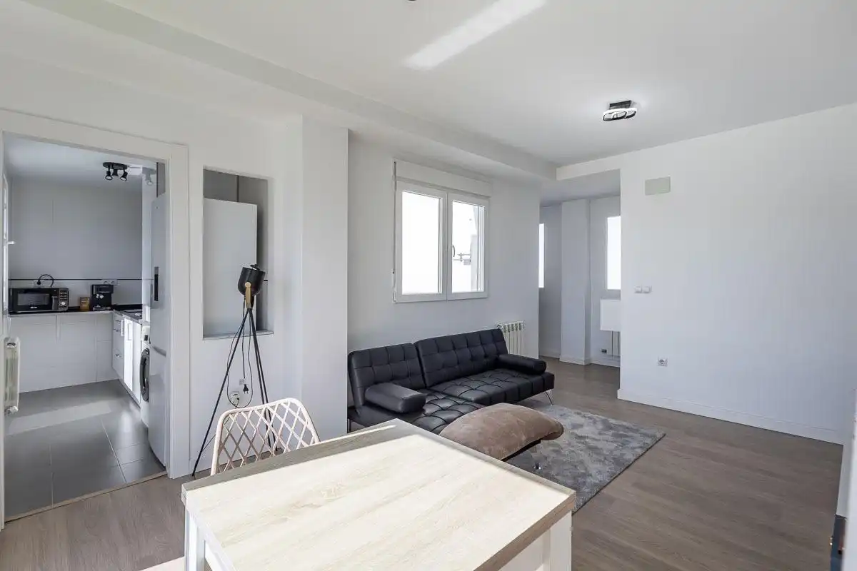 Living room of Attic for sale in Santa Fe  with Air Conditioner, Heating and Oven