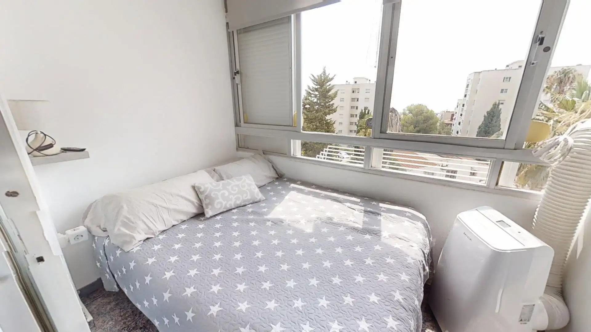 Habitación de Estudio de alquiler en Benalmádena con Amueblado, Balcón y Piscina comunitaria