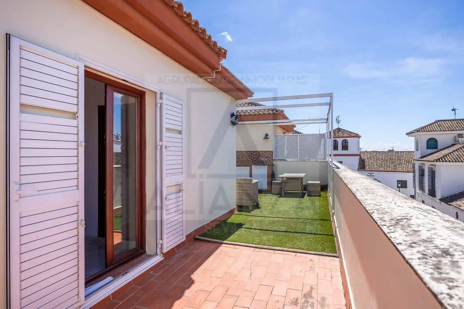 Terrasse von Maisonette zum Verkauf in Gines mit Klimaanlage, Terrasse und Abstellraum