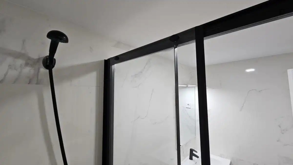 Baño de Estudio de alquiler en Madrid con Aire acondicionado, Calefacción y Amueblado