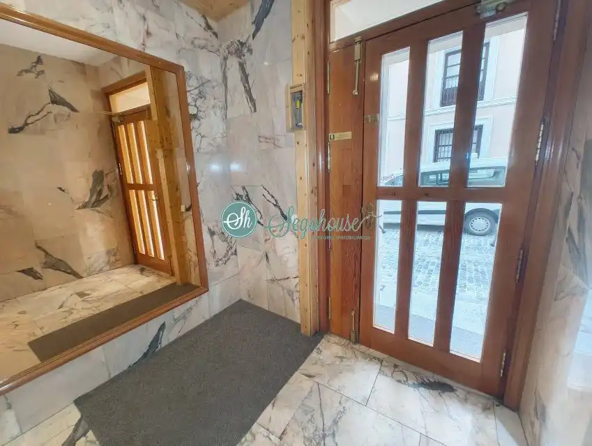 Piso en venta en Segovia con Calefacción, Trastero y Balcón