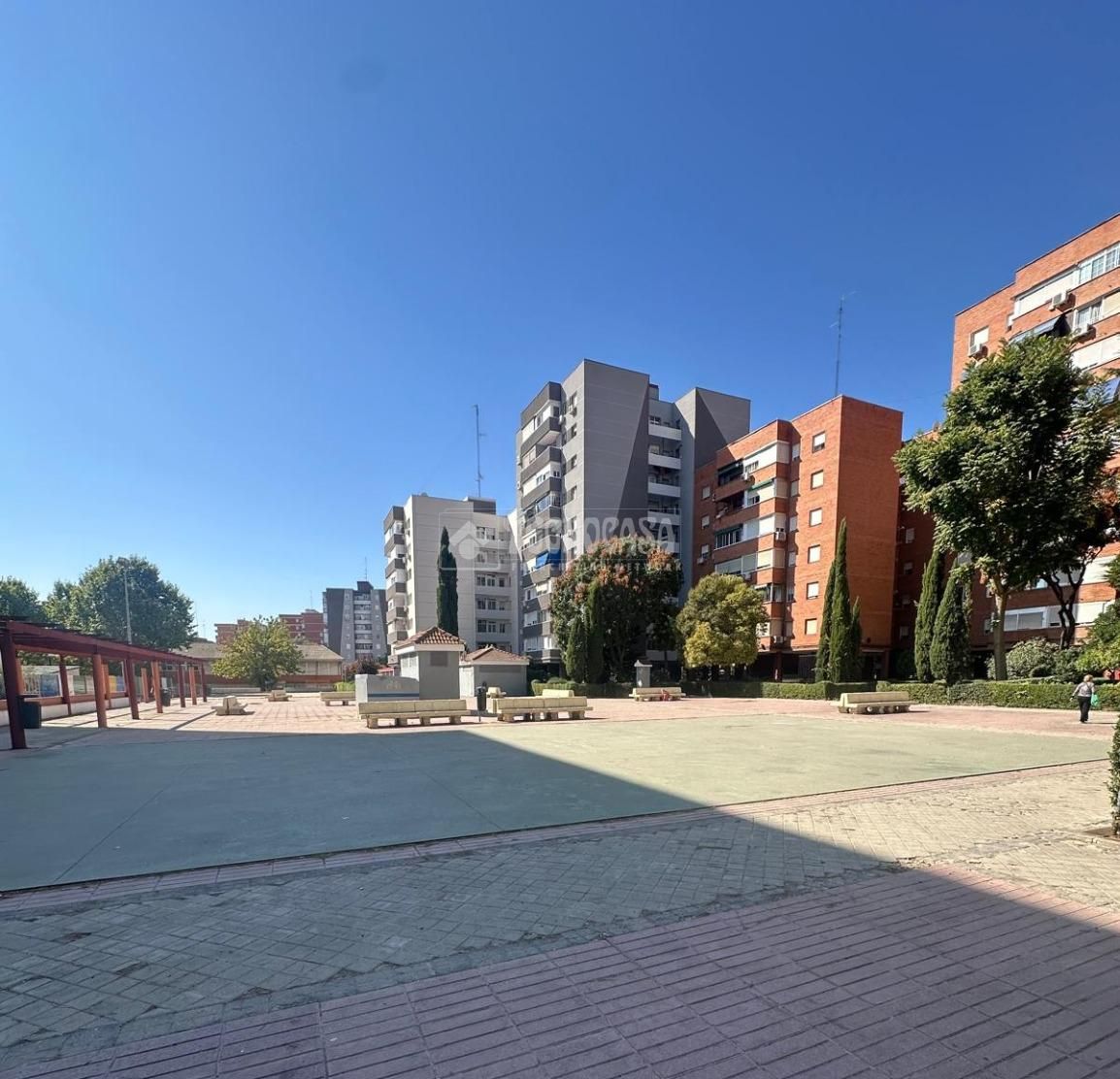 Vista exterior de Garatge en venda en Fuenlabrada