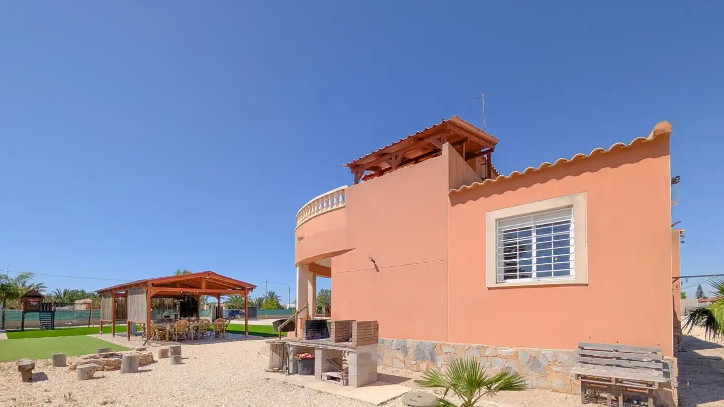 Vista exterior de Casa o xalet en venda en Elche / Elx amb Aire condicionat, Jardí privat i Terrassa