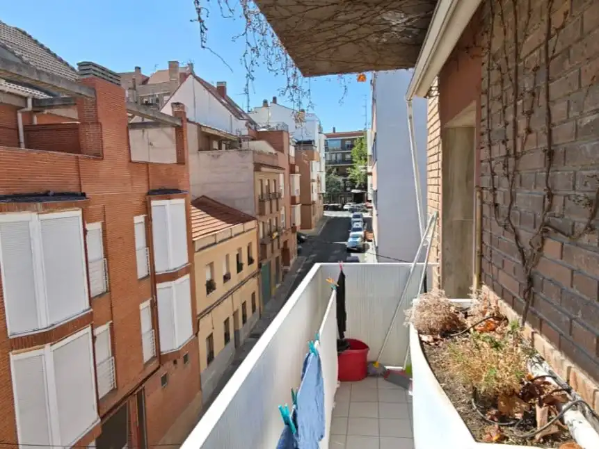 Vista exterior de Pis en venda en Tetuán