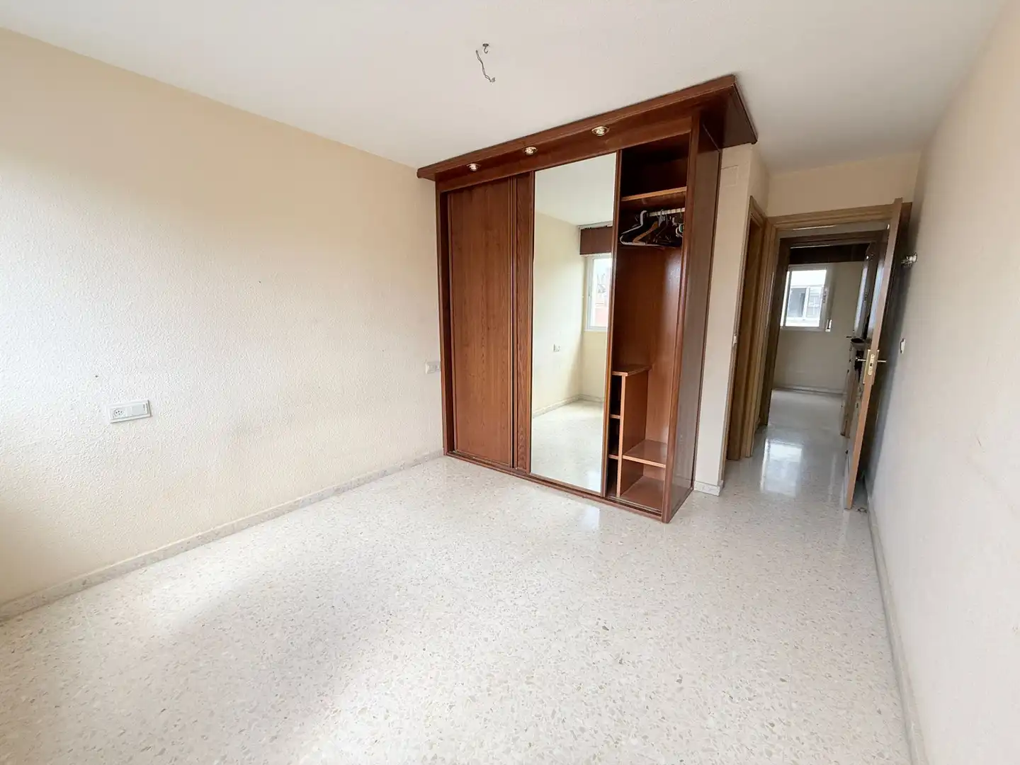 Dormitori de Pis en venda en Fuengirola amb Terrassa i Piscina comunitària