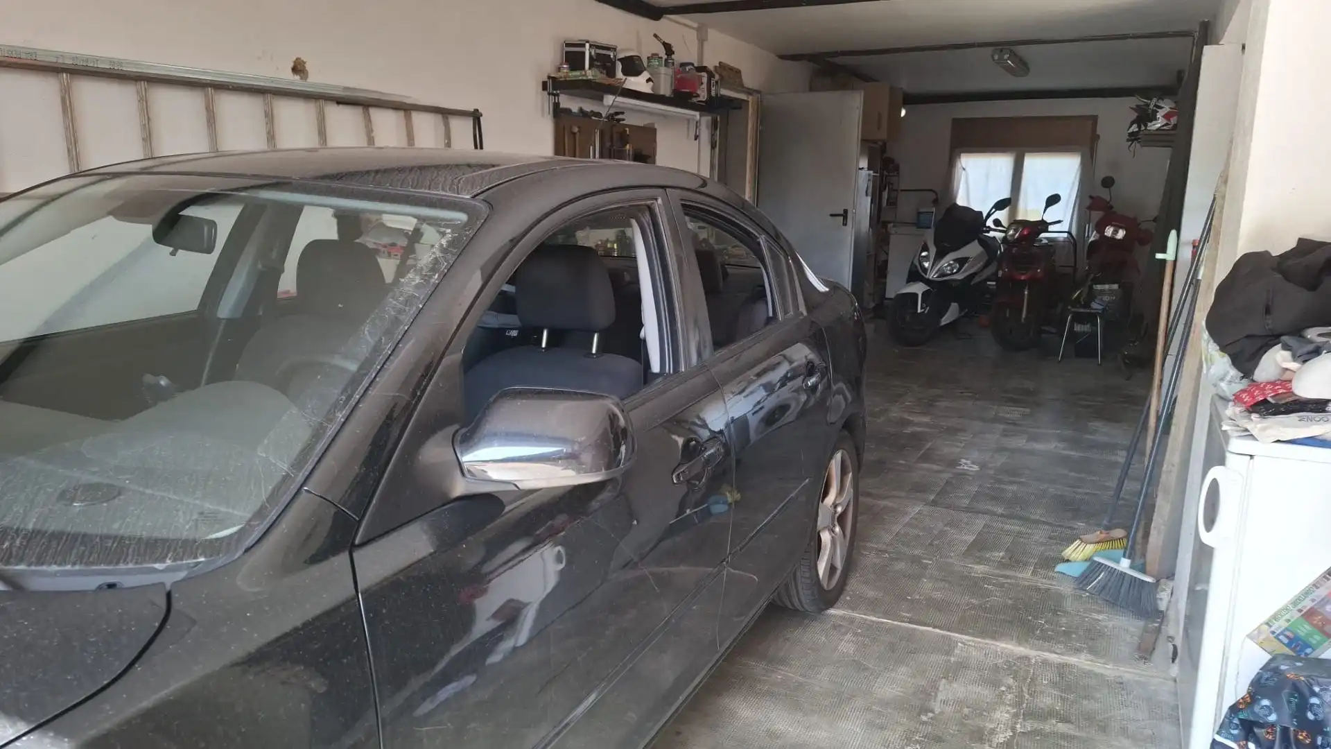 Aparcament de Casa o xalet en venda en Vallirana amb Calefacció
