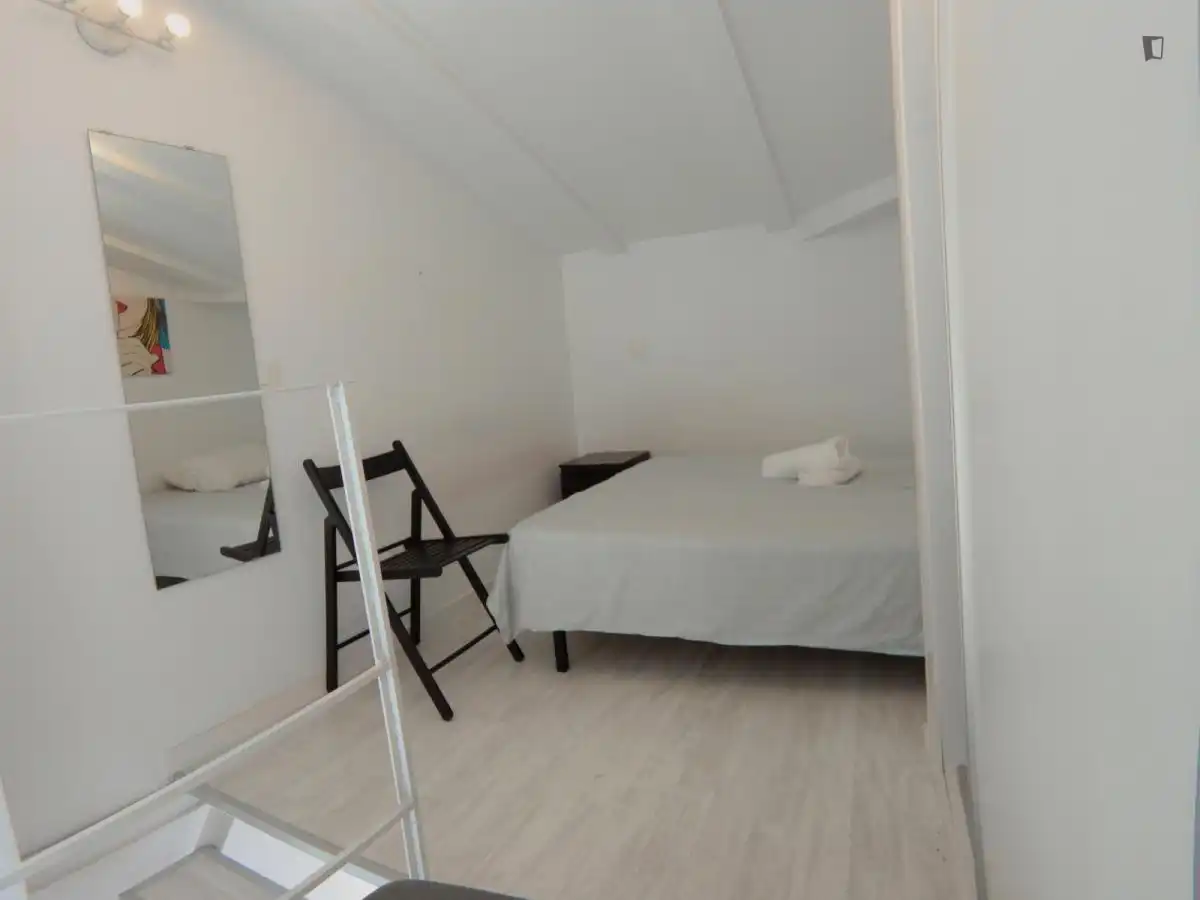 Study for rent in Puerta del Ángel