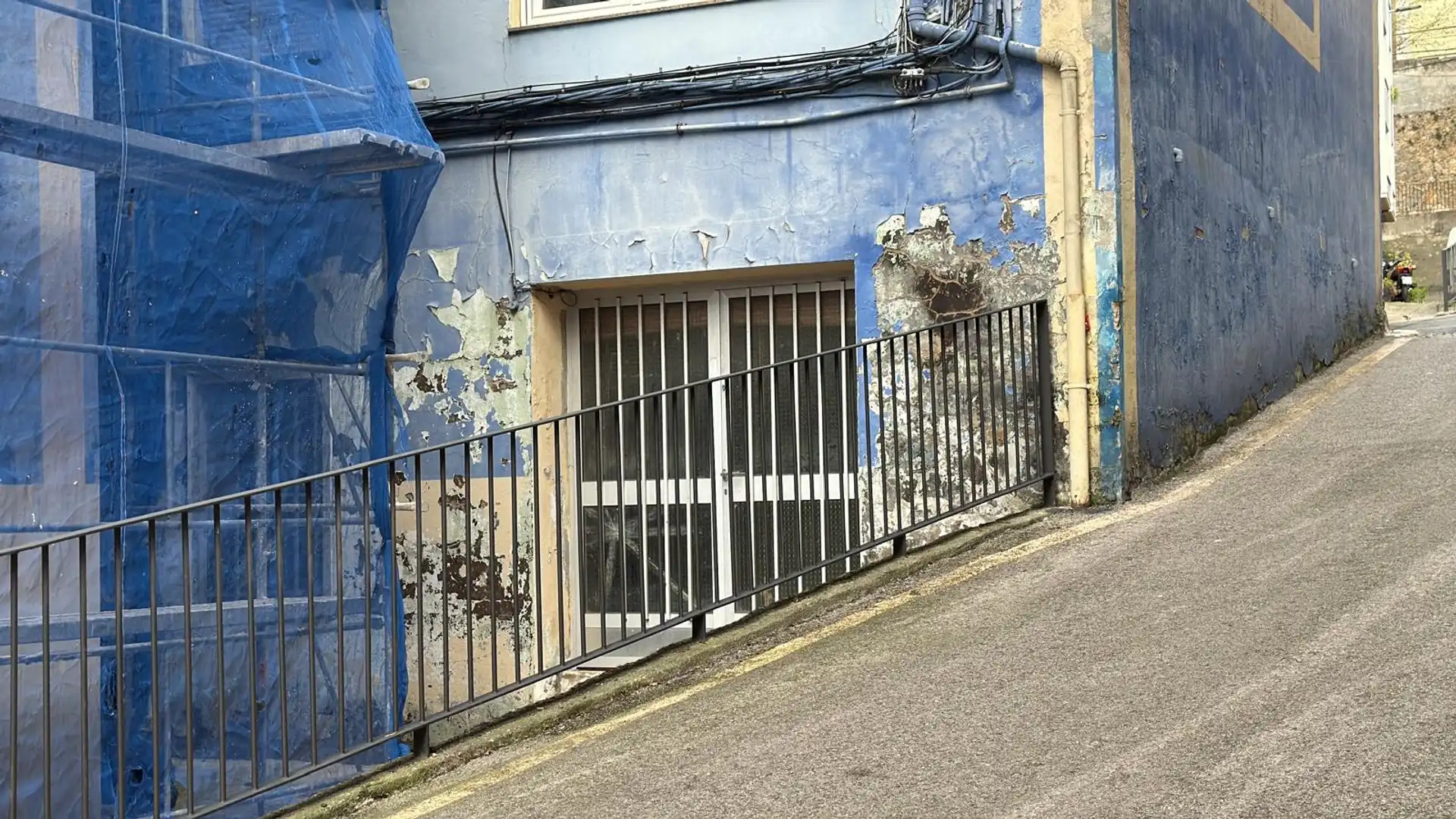 Vista exterior de Local en venta en Santander